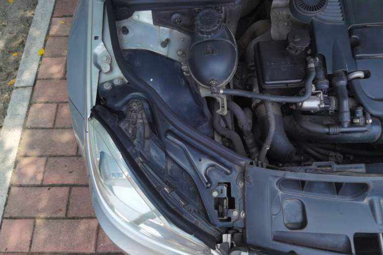 Used Mercedes-Benz C-Class 2011 C 200 CGI Elegant Model Engine Bay Right
