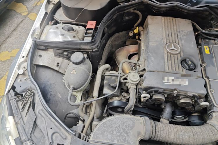 Used Mercedes-Benz C-Class 2011 C 180K Classic model Engine Bay Right