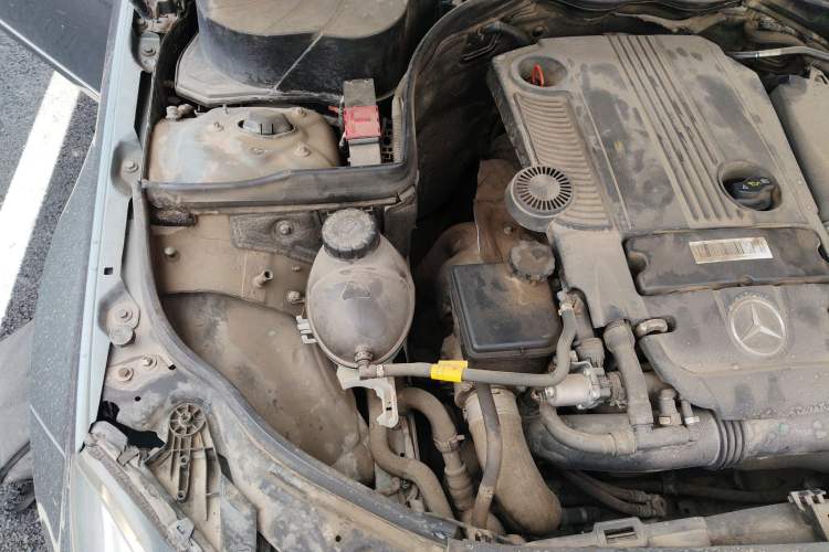 Used Mercedes-Benz C-Class 2011 C 200 CGI Fashion Model Engine Bay Right