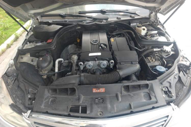 Used Mercedes-Benz C-Class 2011 C 180K Classic model Engine Bay