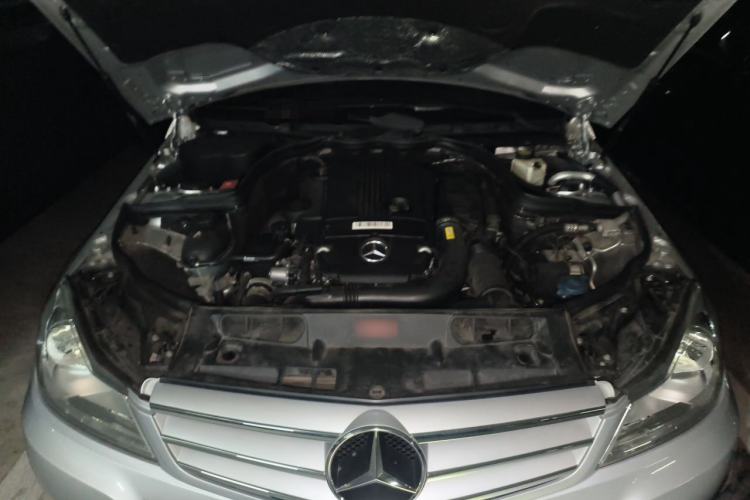 Used Mercedes-Benz C-Class 2011 C 200 CGI Elegant Model Engine Bay