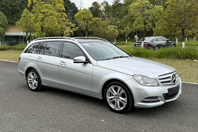 Used Mercedes-Benz C-Class 2011 C 200 Fashion Travel Edition Exterior 2