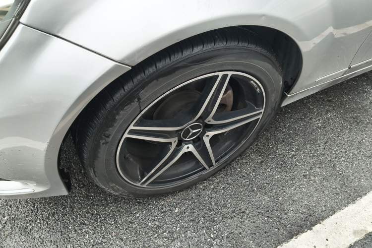 Used Mercedes-Benz C-Class 2011 C 200 Fashion Travel Edition Exterior 4
