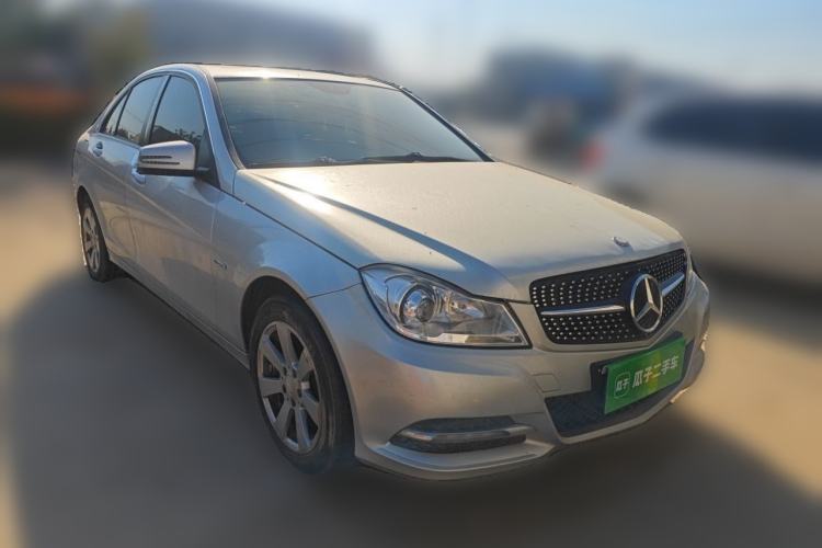 Used Mercedes-Benz C-Class 2011 C 180K Classic model Front Right 45 Deg