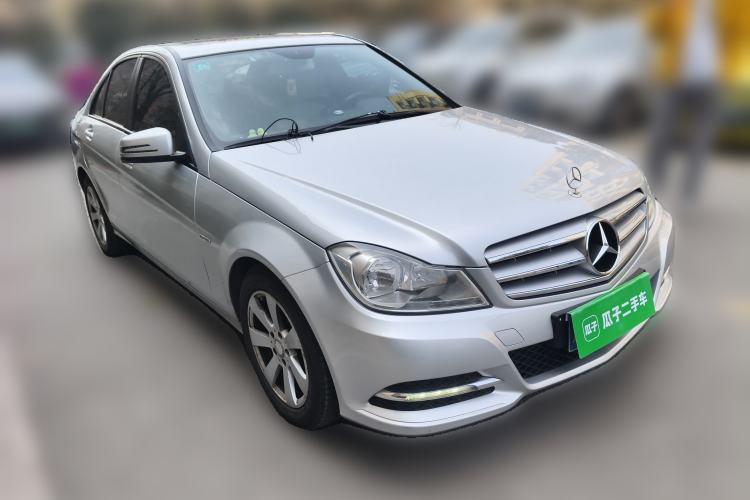 Used Mercedes-Benz C-Class 2011 C 180K Classic model Front Right 45 Deg