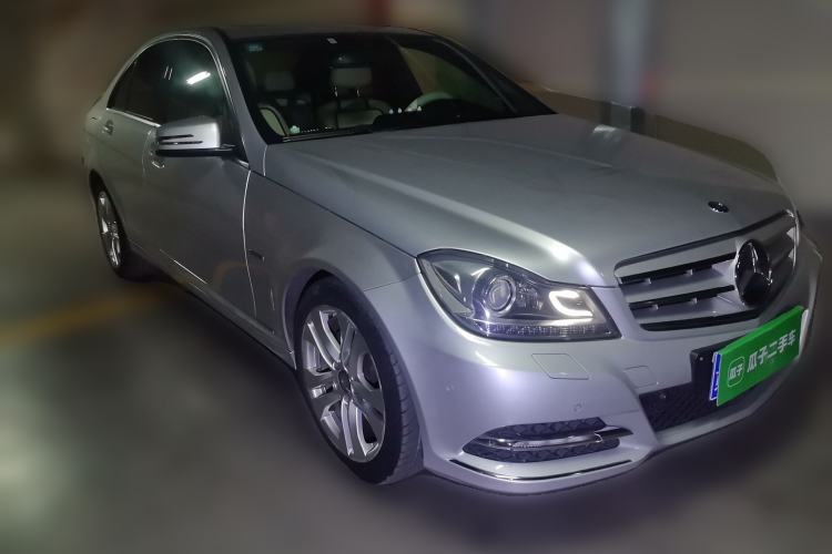 Used Mercedes-Benz C-Class 2011 C 200 CGI Fashion Model Front Right 45 Deg