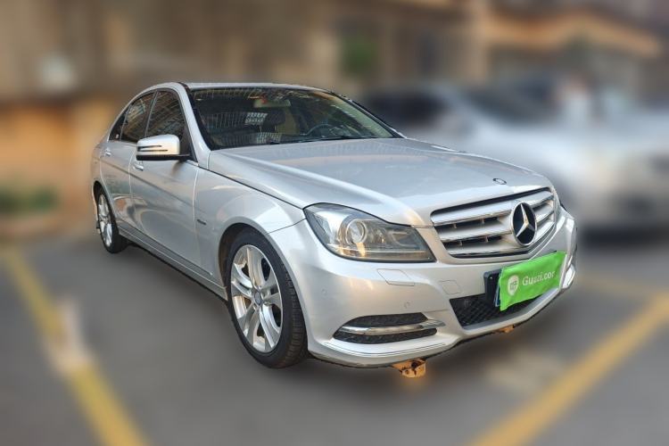 Used Mercedes-Benz C-Class 2011 C 200 CGI Fashion Model Front Right 45 Deg