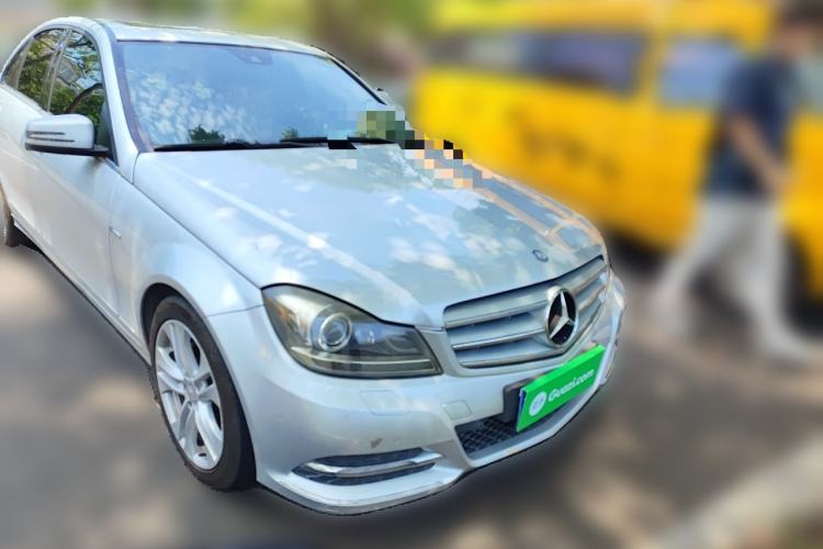 Used Mercedes-Benz C-Class 2011 C 200 CGI Fashion Model Front Right 45 Deg