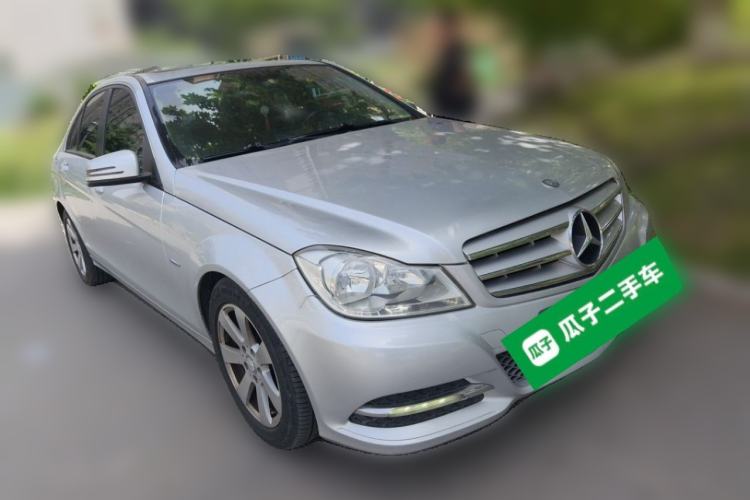 Used Mercedes-Benz C-Class 2011 C 180K Classic model Front Right 45 Deg