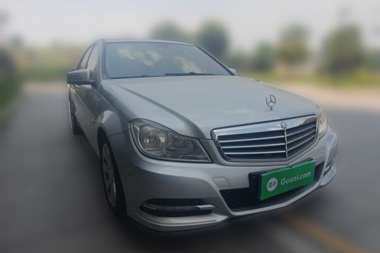 Used Mercedes-Benz C-Class 2011 C 180K Classic model Front Right 45 Deg