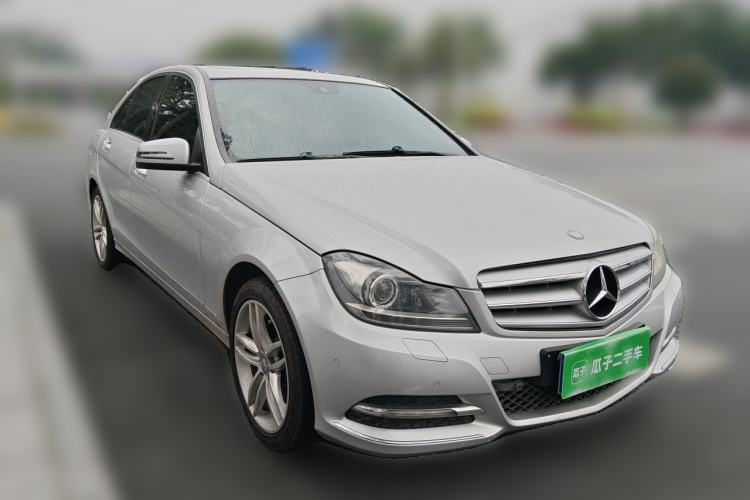 Used Mercedes-Benz C-Class 2011 C 300 Fashion Model Front Right 45 Deg