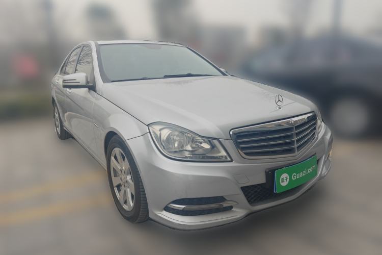 Used Mercedes-Benz C-Class 2011 C 180K Classic model Front Right 45 Deg