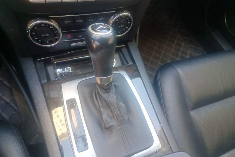 Used Mercedes-Benz C-Class 2011 C 200 CGI Fashion Model Gear Lever