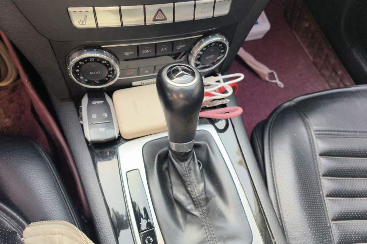 Used Mercedes-Benz C-Class 2011 C 200 CGI Fashion Model Gear Lever