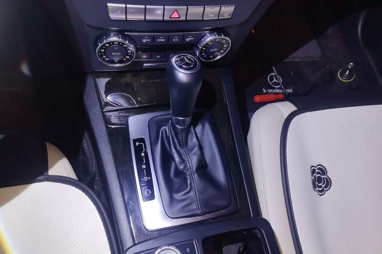 Used Mercedes-Benz C-Class 2011 C 200 CGI Fashion Model Gear Lever