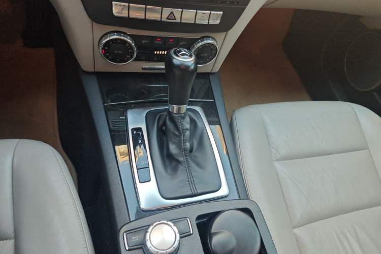 Used Mercedes-Benz C-Class 2011 C 200 CGI Fashion Model Gear Lever