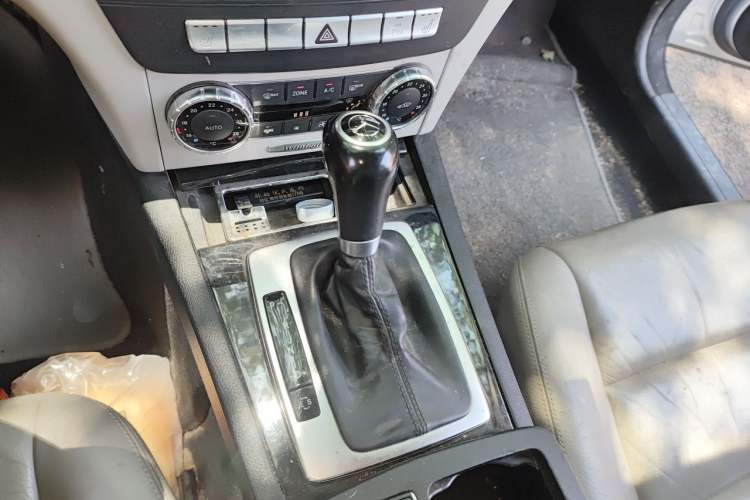 Used Mercedes-Benz C-Class 2011 C 200 CGI Fashion Model Gear Lever