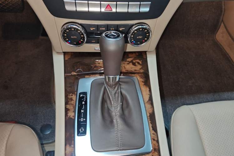 Used Mercedes-Benz C-Class 2011 C 200 CGI Elegant Model Gear Lever