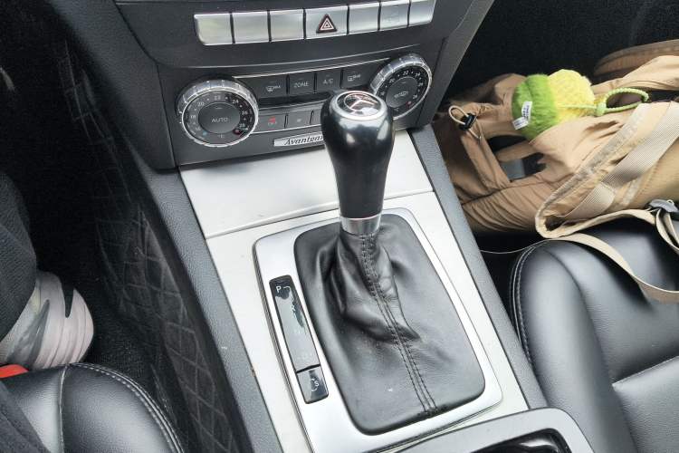 Used Mercedes-Benz C-Class 2011 C 200 Fashion Travel Edition Gear Lever