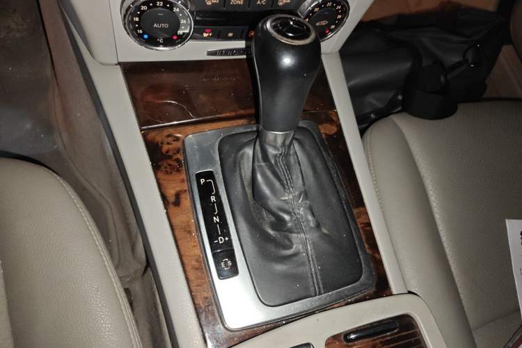 Used Mercedes-Benz C-Class 2011 C 200 CGI Elegant Model Gear Lever