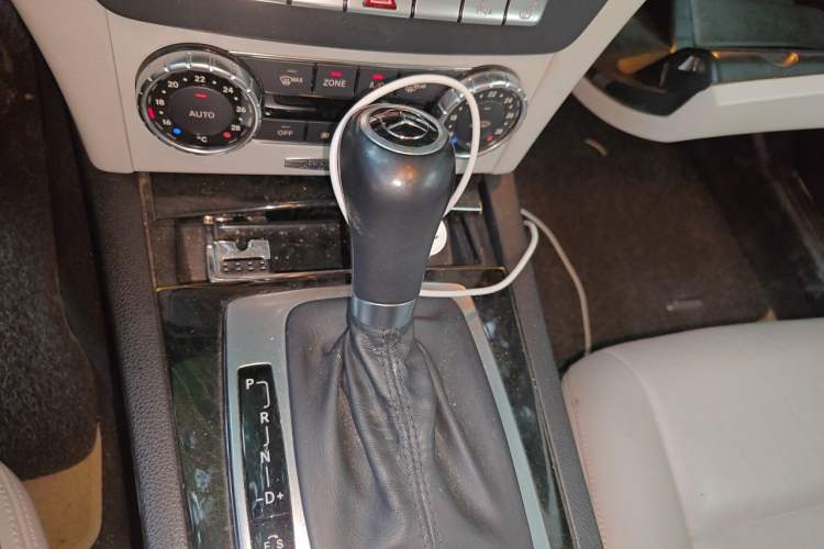Used Mercedes-Benz C-Class 2011 C 200 CGI Fashion Model Gear Lever