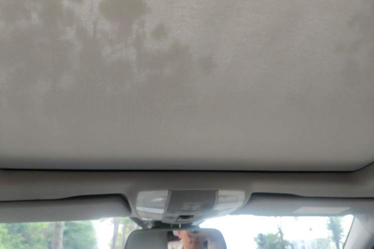 Used Mercedes-Benz C-Class 2011 C 200 Fashion Travel Edition Headliner