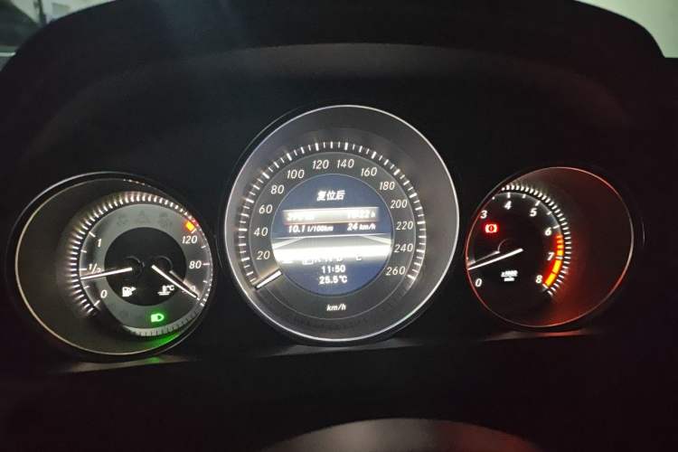 Used Mercedes-Benz C-Class 2011 C 200 Fashion Travel Edition Instrument Cluster