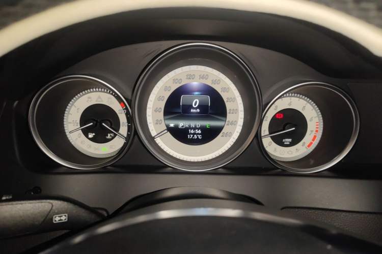 Used Mercedes-Benz C-Class 2011 C 260 CGI Fashion Model Instrument Cluster