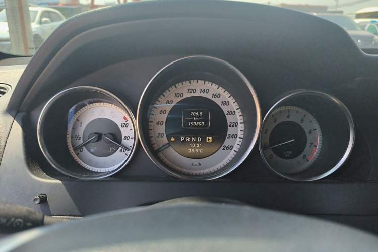 Used Mercedes-Benz C-Class 2011 C 200 CGI Fashion Model Instrument Cluster