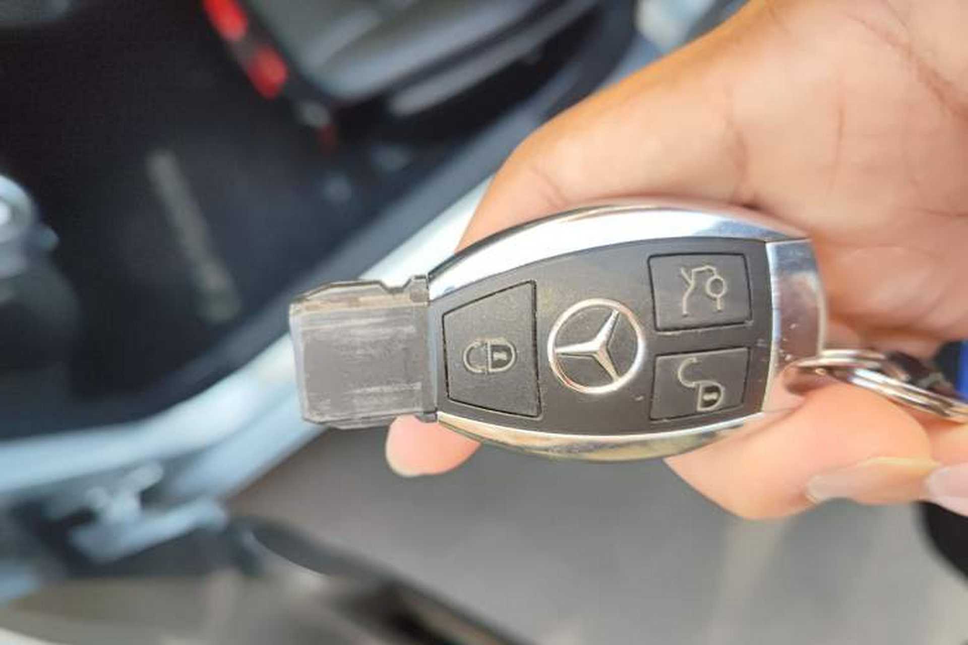 Used Mercedes-Benz C-Class 2011 C 200 Fashion Travel Edition Interior 1