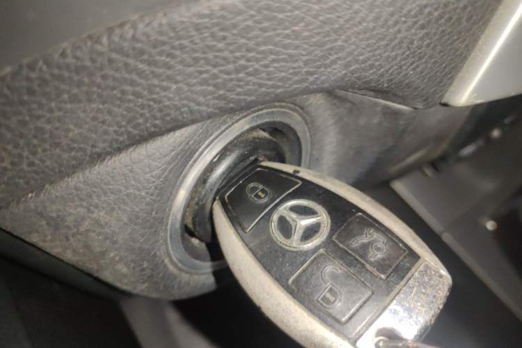 Used Mercedes-Benz C-Class 2011 C 200 Fashion Travel Edition Interior 1
