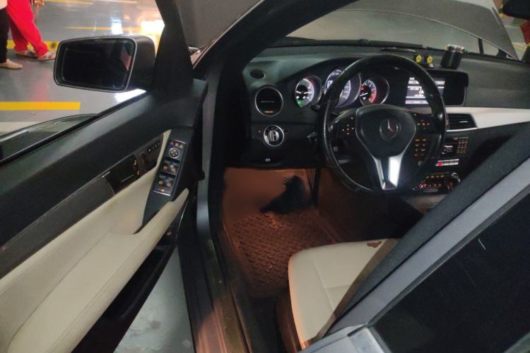 Used Mercedes-Benz C-Class 2011 C 200 Fashion Travel Edition Interior 3