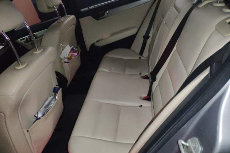 Used Mercedes-Benz C-Class 2011 C 200 Fashion Travel Edition Interior 4