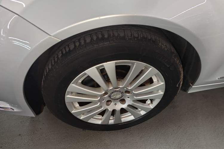 Used Mercedes-Benz C-Class 2011 C 200 CGI Elegant Model Left Front Wheel Hub
