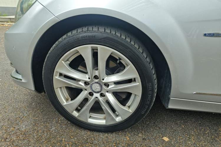 Used Mercedes-Benz C-Class 2011 C 200 CGI Fashion Model Left Front Wheel Hub