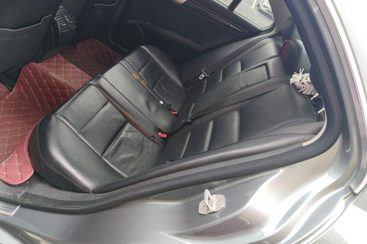 Used Mercedes-Benz C-Class 2011 C 200 CGI Fashion Model Left Rear Seat