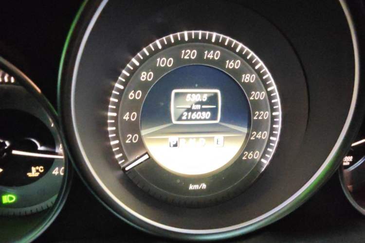Used Mercedes-Benz C-Class 2011 C 200 Fashion Travel Edition Odometer Close Up
