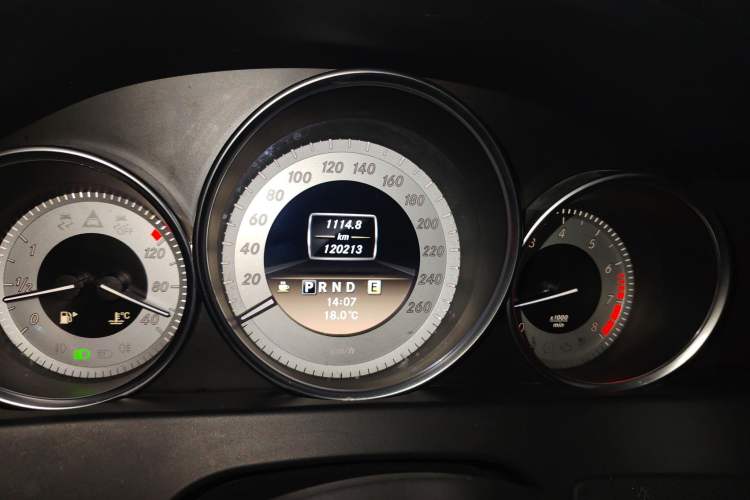 Used Mercedes-Benz C-Class 2011 C 200 CGI Fashion Model Odometer Close Up