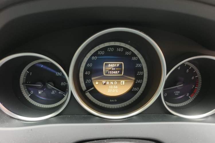 Used Mercedes-Benz C-Class 2011 C 180K Classic model Odometer Close Up