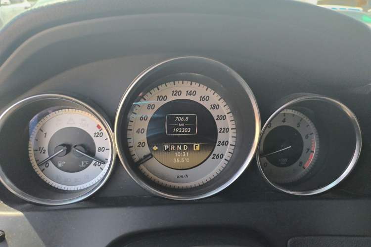 Used Mercedes-Benz C-Class 2011 C 200 CGI Fashion Model Odometer Close Up