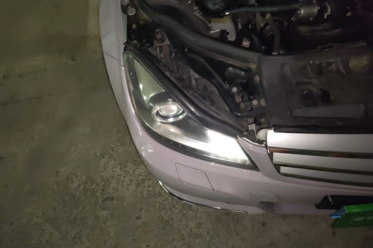 Used Mercedes-Benz C-Class 2011 C 200 CGI Fashion Model Right Front Headlight