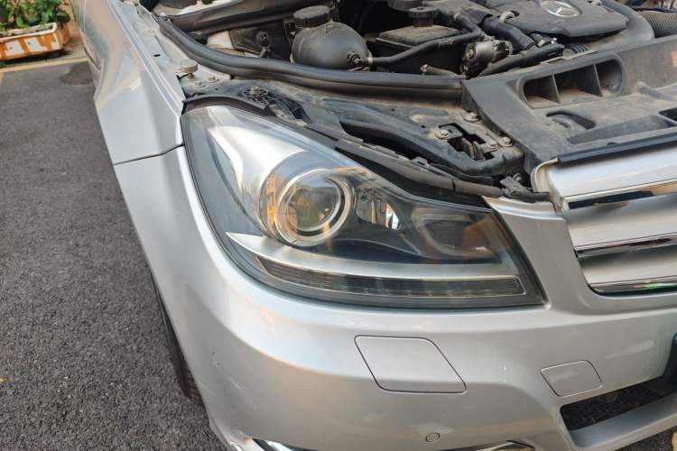 Used Mercedes-Benz C-Class 2011 C 200 CGI Fashion Model Right Front Headlight
