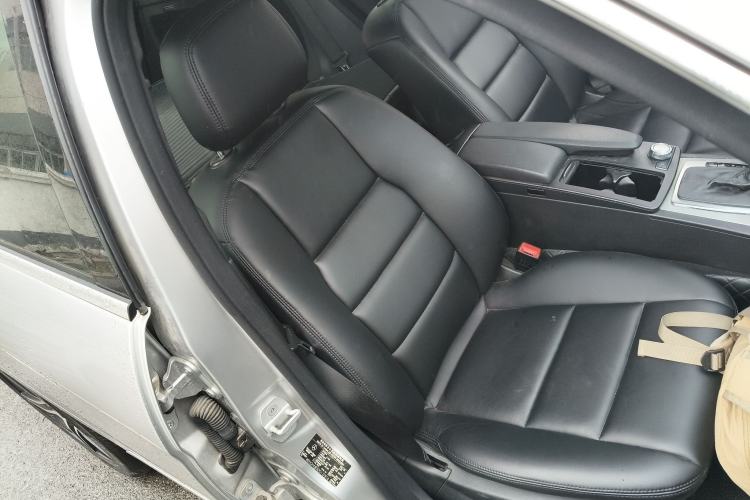 Used Mercedes-Benz C-Class 2011 C 200 Fashion Travel Edition Right Front Seat