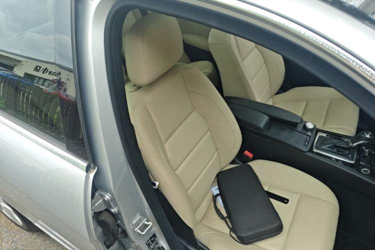 Used Mercedes-Benz C-Class 2011 C 200 CGI Fashion Model Right Front Seat