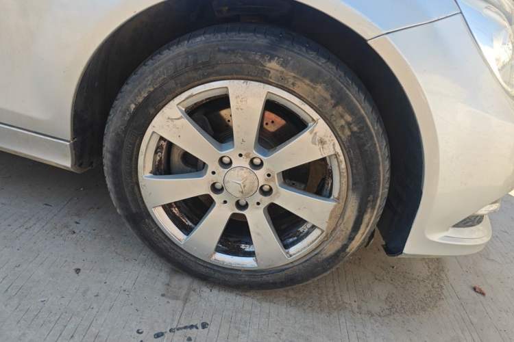 Used Mercedes-Benz C-Class 2011 C 180K Classic model Right Front Wheel Hub