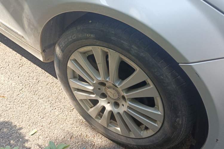Used Mercedes-Benz C-Class 2011 C 200 CGI Elegant Model Right Front Wheel Hub