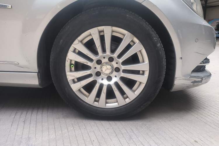 Used Mercedes-Benz C-Class 2011 C 200 CGI Elegant Model Right Front Wheel Hub