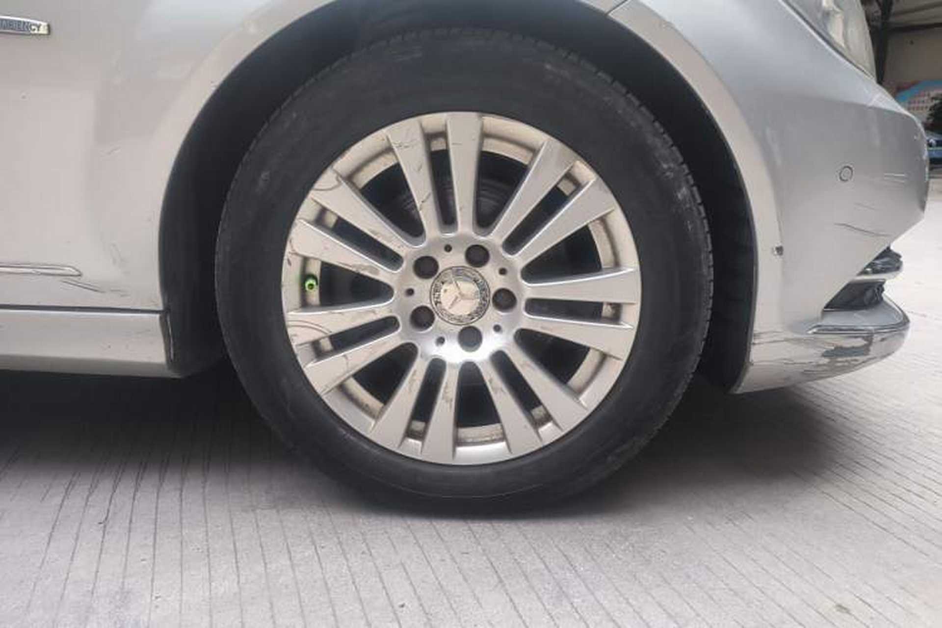 Used Mercedes-Benz C-Class 2011 C 200 CGI Elegant Model Right Front Wheel Hub