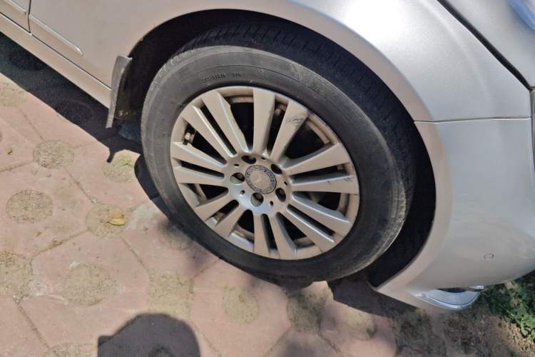 Used Mercedes-Benz C-Class 2011 C 200 CGI Elegant Model Right Front Wheel Hub