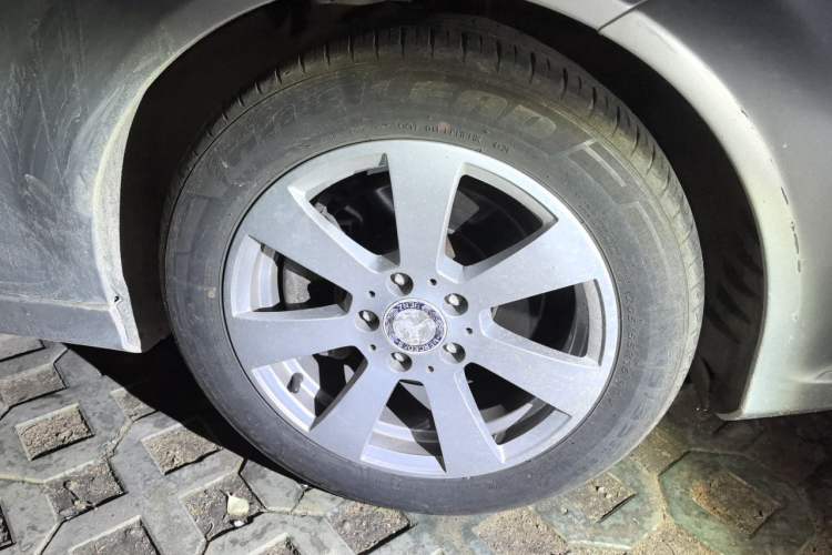 Used Mercedes-Benz C-Class 2011 C 180K Classic model Right Front Wheel Hub